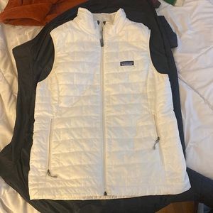 PATAGONIA - Barely Worn Patagonia Nano Puff Vest in Birch White, Large